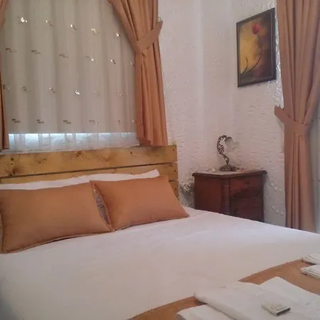 酒店 Bizim Ev (adults Only) 2*