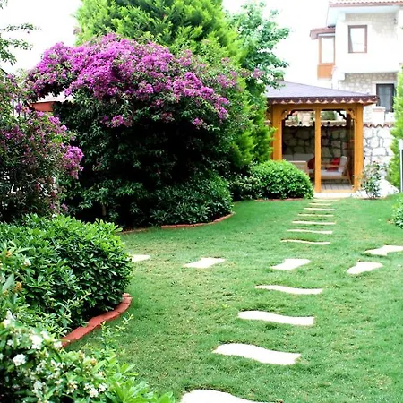 Bizim Ev (adults Only) 酒店 2*