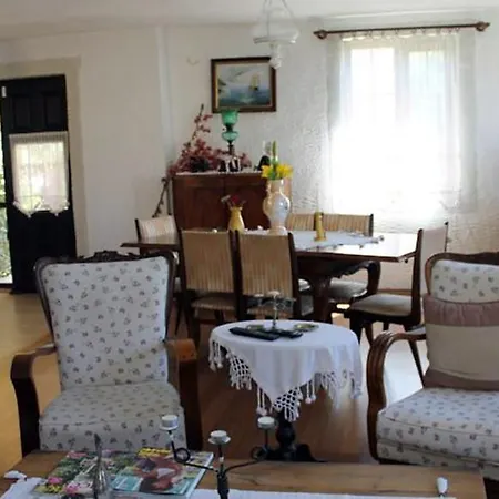 Bizim Ev (adults Only) 阿拉恰特